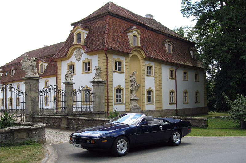 Bitter SC Cabrio vor Schloss Ullstadt Foto: Reiner Köstner